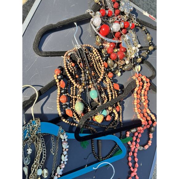 Costume Jewelry *mostly* Wearable 6 Pounds, Vintage / Modern - Picture 8 of 10